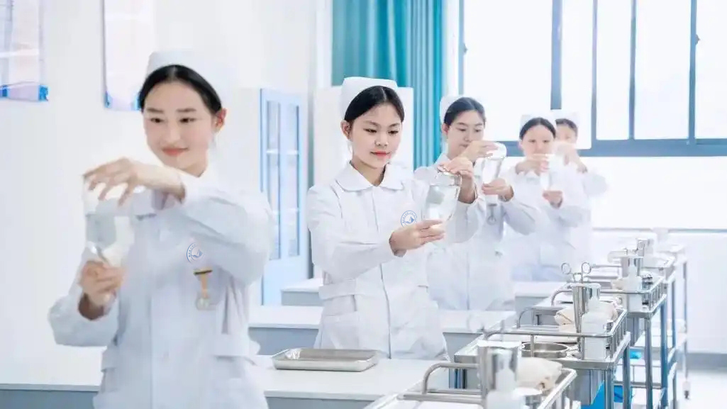 护理专业.jpg